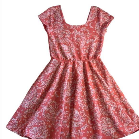 Flattering spring and summer stretchy dress - Picture 3 of 6